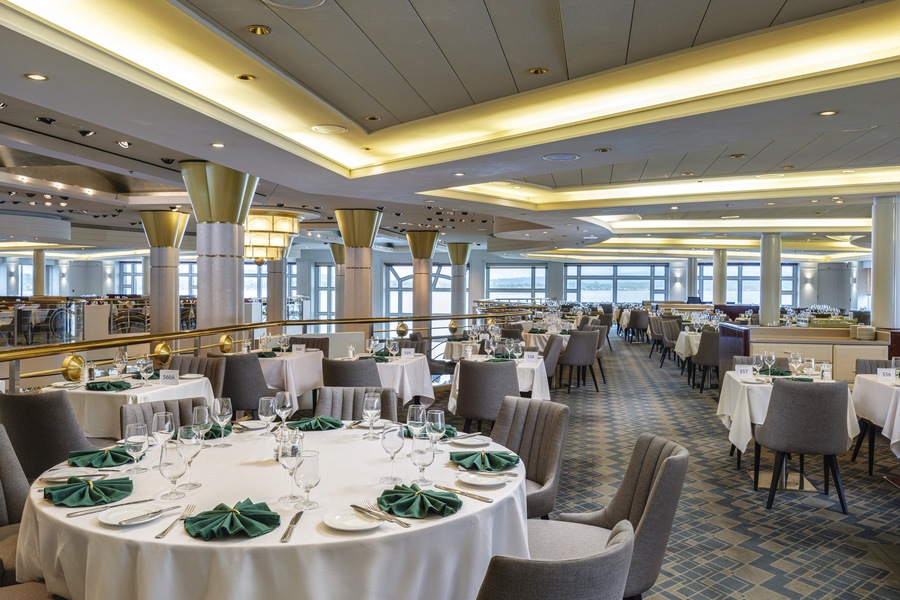 Marella Cruises Marella Explorer 2 Piccadilly's Interior ©Ben Waller.jpg